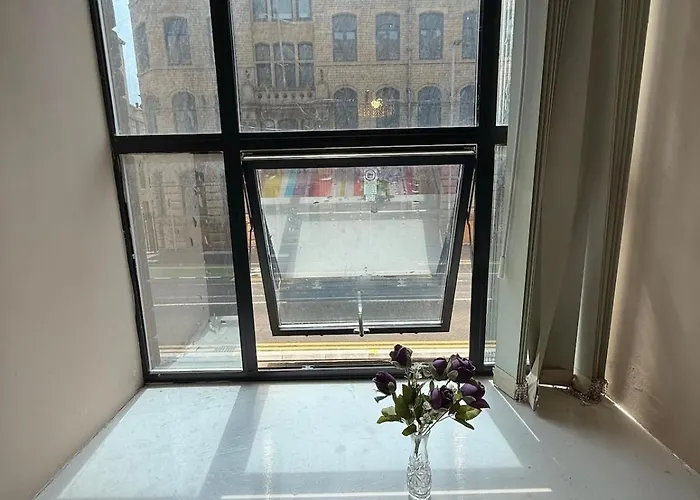 Breezy Little Double Bed - * Bradford (West Yorkshire)